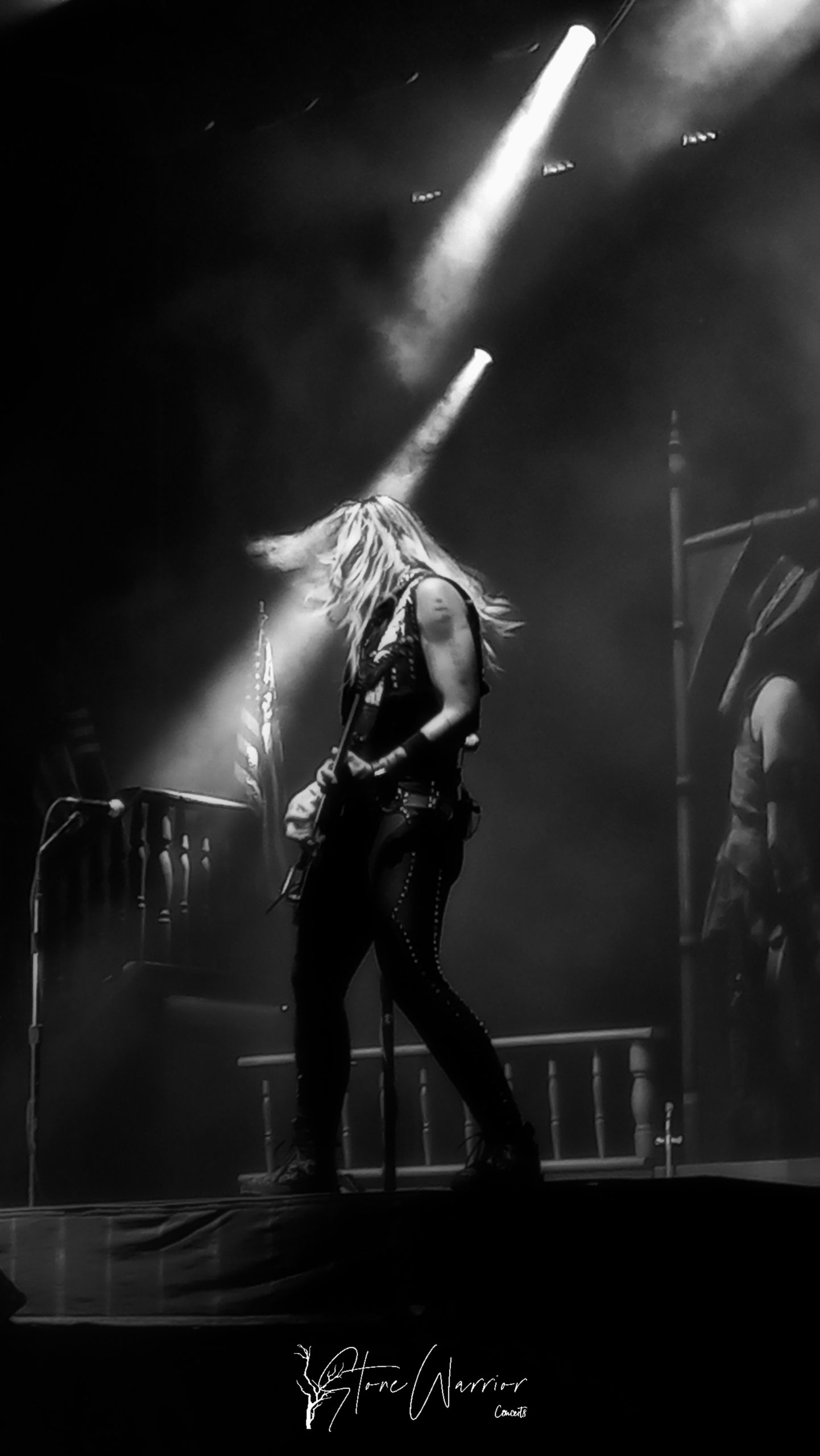 Nita Strauss Wallpaper BW Alice cooper